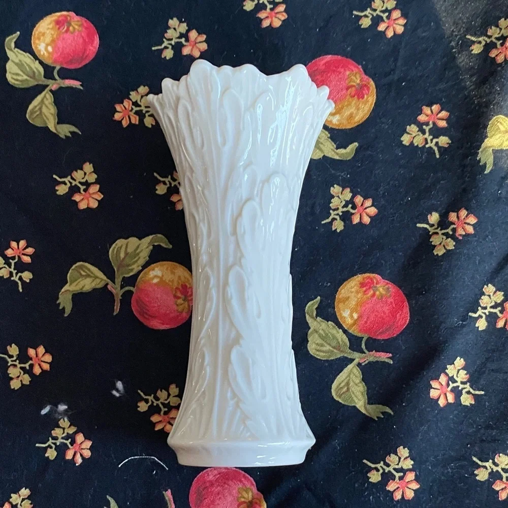 Lenox Elegant White Leaf Vase